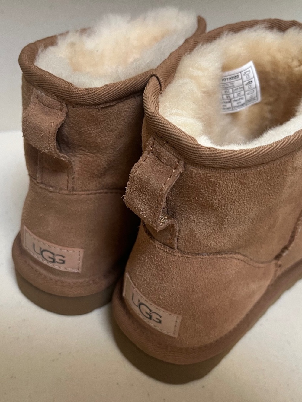UGG Mini II Chestnut Women’s Size 10